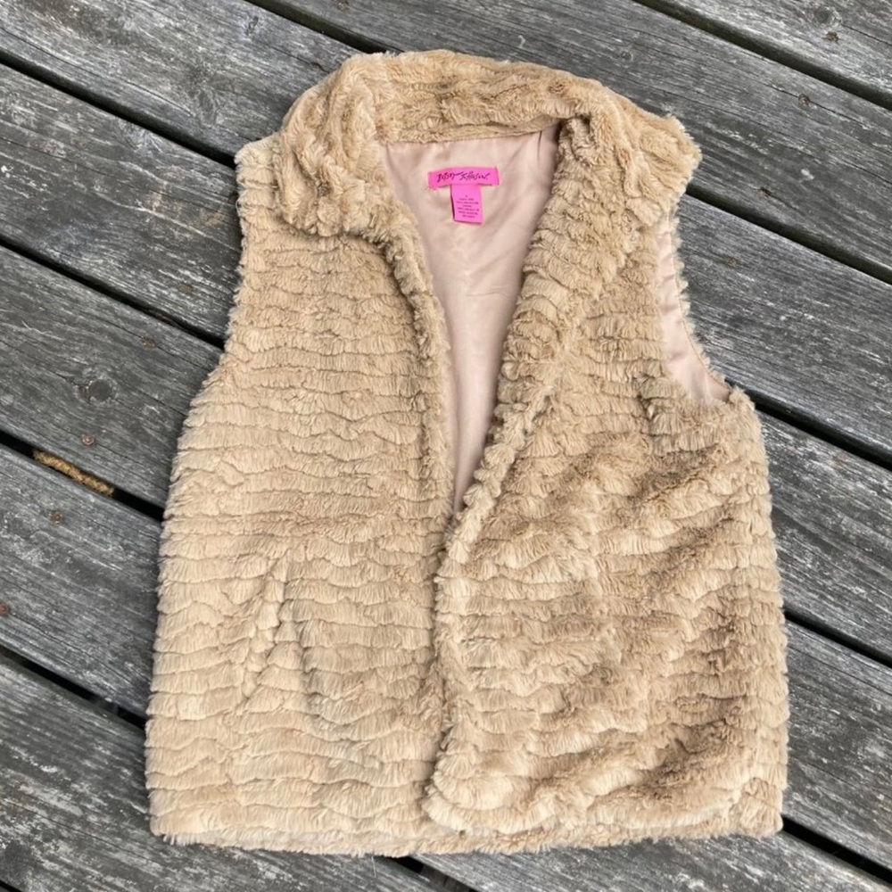 Betsey Johnson SOFT luxurious faux fur chenille Tan soft vest S M